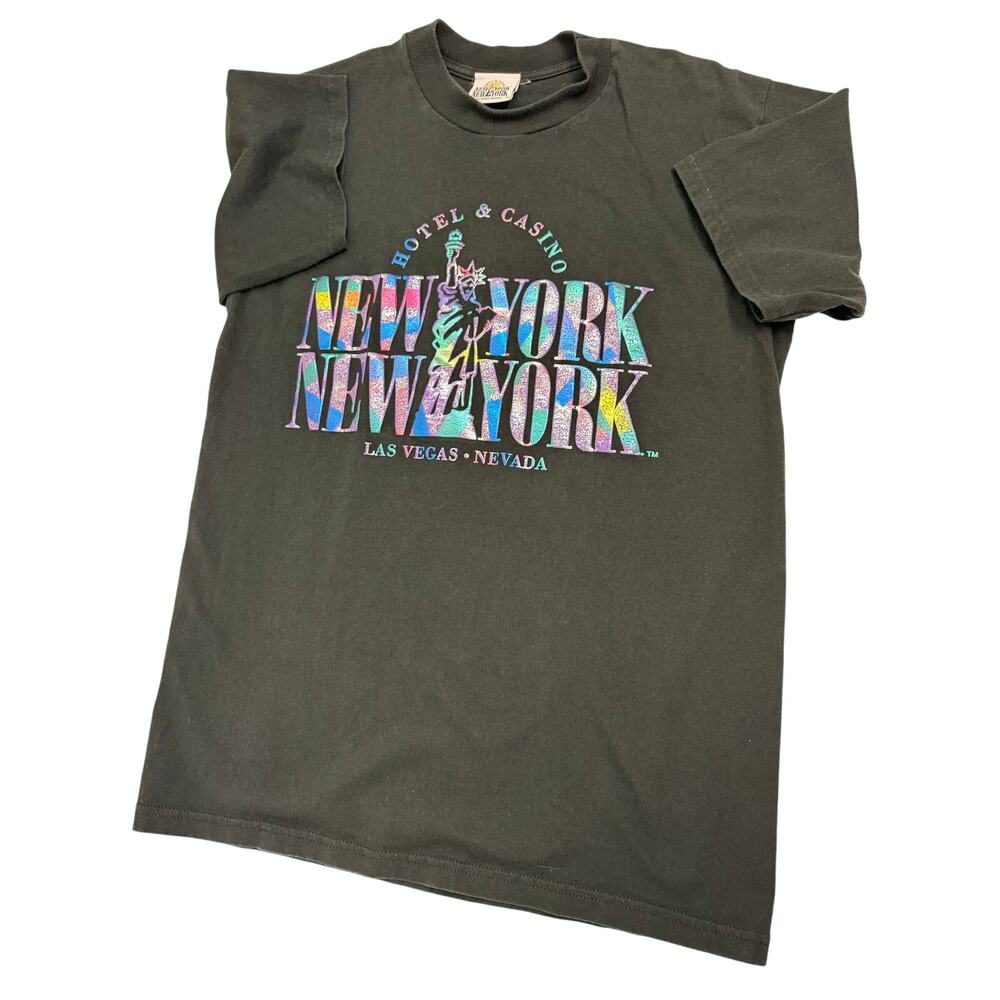 SKU 2117 Vintage New York New York Hotel & Casino Las Vegas T-Shirt Size Medium